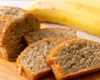 Ninguém acredita que esse bolo de banana é sem farinha de trigo e sem açúcar, fica melhor que de padaria!