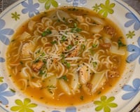 Sopa de macarrão com batata e cenoura