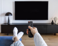 Roku em oferta: o aparelho que deixa sua TV inteligente está com 35% OFF e cupom extra