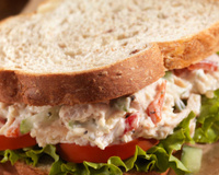 Toda vez que eu faço esse patê de frango simples para rechear sanduíche natural acaba em 5 minutos