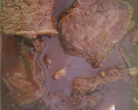 Posta com cerveja na panela de pressão