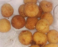 Bolinho de queijo com presunto