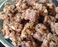 Pé de moleque de leite condensado