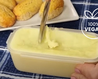Nem manteiga, nem margarina: essa receita 100% vegetal é gostosa, barata e tem uma textura perfeita para o seu pãozinho
