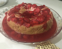 Pudim de iogurte grego com calda de morango