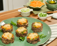 Cestinhas de carne com recheio de legumes