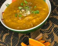 Sopa de jerimum com frango