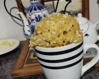 Bolo de xícara de fubá com goiabada