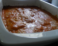 Filé de merluza rápida, com requeijão e molho de tomate