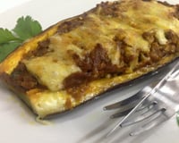 Beringela recheada com carne moída e molho bechamel