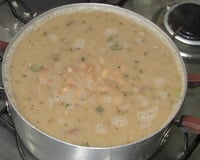 Feijão cozido na panela comum sem pressão