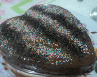 Bolo de chocolate com cobertura de brigadeiro