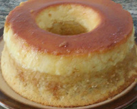 Bolo com pudim de coco