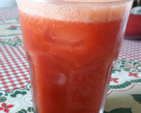 Suco de acerola com morango