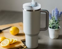 Hora de garantir sua Stanley! Copos e garrafas térmicas queridinhas da marca com até 52% de desconto