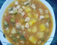 Sopa de mandioca com pernil suíno