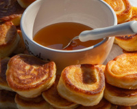 A receita mais simples de panquecas com mel: quentinhas e deliciosas, como as que comíamos quando crianças