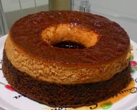 Bolo de chocolate com pudim de leite