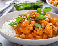 Cremoso e aromático: curry de couve-flor assado no forno é a minha receita favorita para variar o cardápio