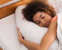 Coloque isso em seu travesseiro e diga adeus à insônia, segundo especialistas