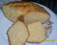 Bolo de fubá com coco