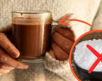 Chocolate quente cremoso que minha avó fazia (sem amido!) é a receita perfeita para alegrar a segunda-feira fria!