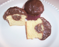 Cupcakes de brigadeiro com cobertura tipo chokito