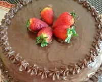 Bolo de chocolate com morango