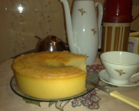 Bolo de carimã com leite condensado