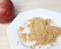 Nem adoçante, nem açúcar mascavo: açúcar de maçã caseiro é alternativa mais natural que vai adoçar o seu dia