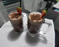 Frapê de café com brigadeiro e morango