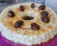 Manjar de coco com calda de ameixa