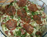 Batatas assadas ao queijo parmesão e linguiça portuguesa