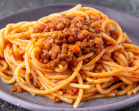 Macarrão com lentilhas é a minha receita simples que todo mundo adora, de crianças a veganos