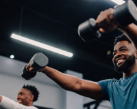 Academia sem sair de casa! Kit de musculação 6 em 1 é opção para treinos e está com 35% de desconto