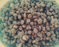 Amendoim com chocolates