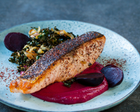 Salmão grelhado e temperado perfeito: eu testei muitas receitas de chef e aprendi o segredo para fazer esse peixe igual ao do restaurante chique