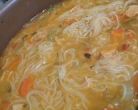 Caldinho de legumes com cabelinho de anjo