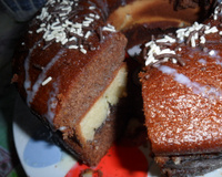 Bolo de chocolate preto e chocolate branco