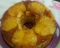 Bolo de abacaxi em calda
