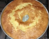 Bolo de fubá com goiabada