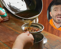 Você está jogando óleo de cozinha usado fora do jeito errado: responsável pela coleta revela o lugar ideal — e não é no ralo da pia