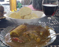 Sopa de feijão com macarrão e legumes