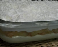 Pavê de abacaxi com marshmallow e coco fresco
