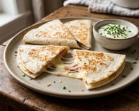 Melhor que sanduíche: esses triângulos de queijo crocantes do TudoGostoso ficam prontos em 15 minutos e são muito fáceis de fazer
