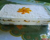 Pavê de pêssego com chantilly