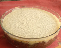 Bolo de travessa de brigadeiro e leite ninho