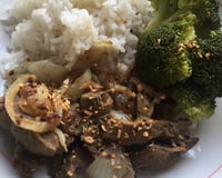 Iscas de fígado aceboladas