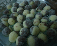 Docinho bicolor de leite em pó