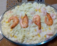 Macarrão ao molho branco com camarão